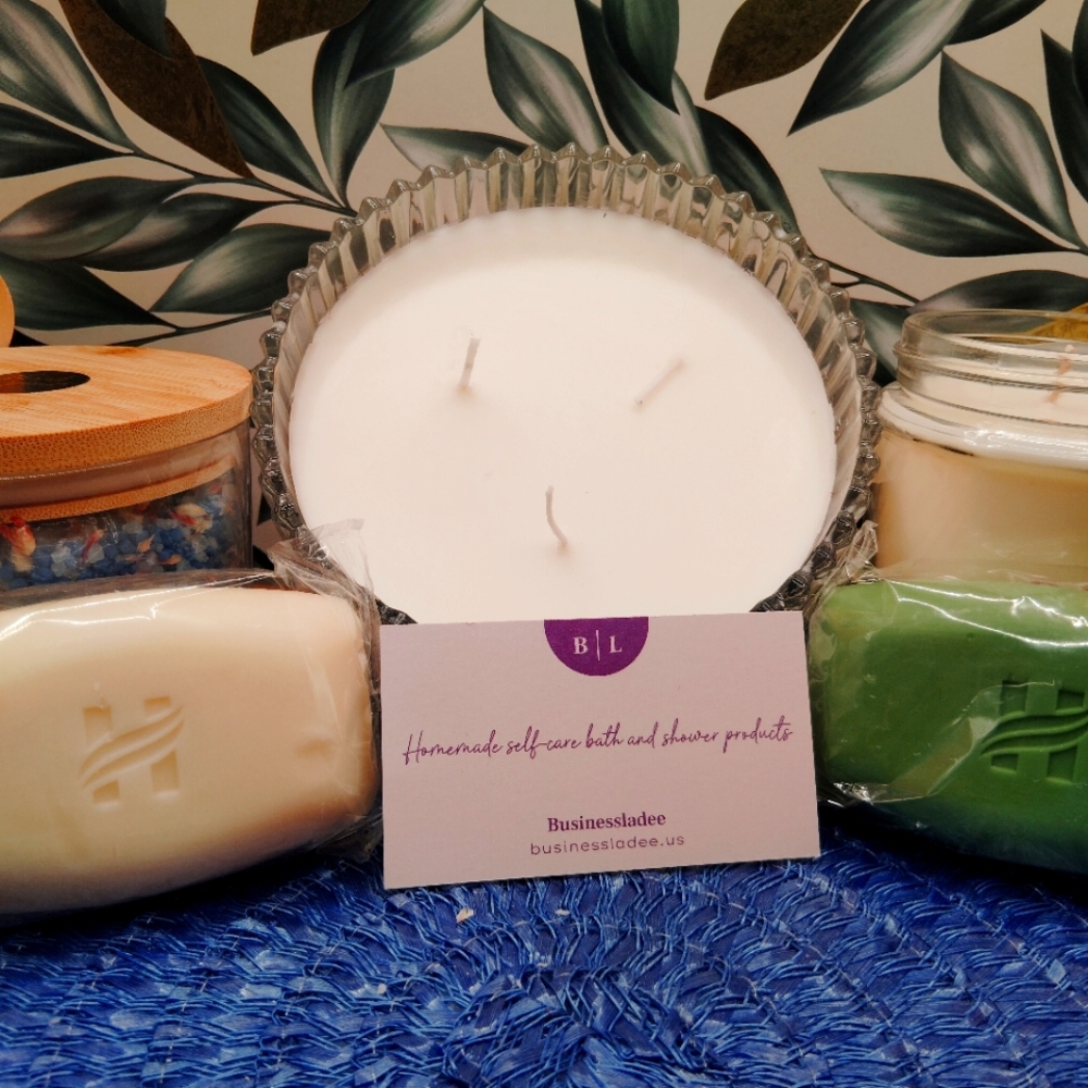 White and Green Bath Set